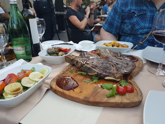 Chops Grill - steak&seafood