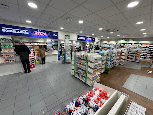 Photo n°25 de Pharmacie Valentin CC Carrefour à École-Valentin (Pharmacie)