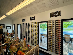 Photo n°4 de Bistrot le p'tit bouchon - Domaine Saint Louis la Manuelle - Fermeture saisonnière à Le Thoronet (Restaurant)