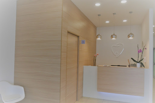 Studio Dentistico Dott.ssa De Fazio - Thumbnail