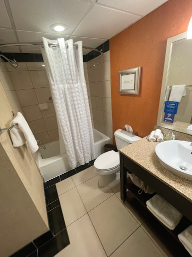 DoubleTree by Hilton Hotel Springfield - Thumbnail