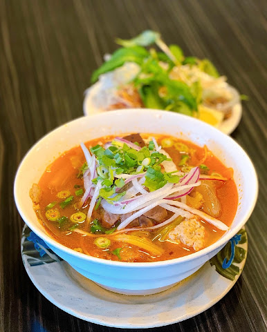 Hue Oi Vietnamese Cuisine by null