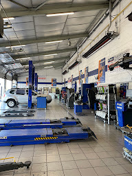 Photo n°2 de E.Leclerc Auto à Amilly (Magasin de pneus)