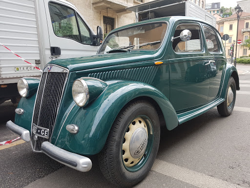 Larus Car NCC, Private Car With Driver Gallery - Italy