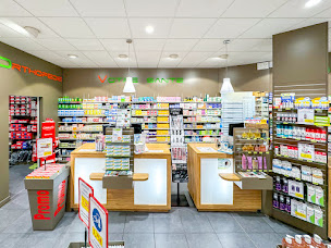 Photo n°16 de Pharmacie Centrale à Joué-les-Tours à Joué-lès-Tours (Pharmacie)