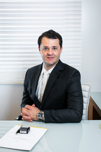 Dr. Felipe Xavier - Cirurgião Plástico Curitiba