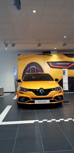 RENAULT ST-QUENTIN-EN-YVELINES - RRG Gallery - France