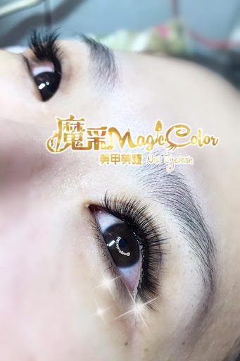 台中大里霧峰魔彩美甲評價、價格、網友推薦資訊 - 細心耐心的美甲服務