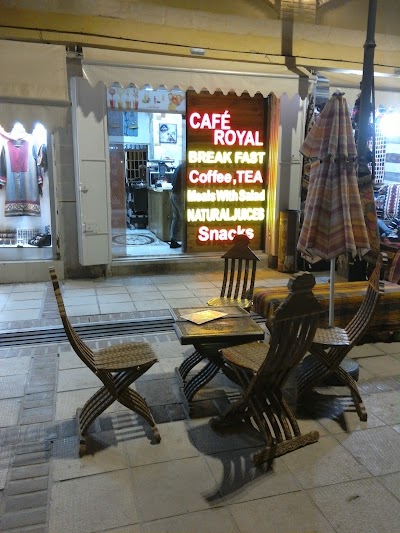 Photos of Caf&eacute; Royal