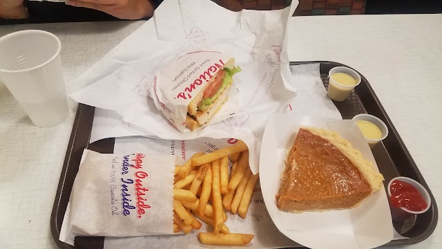 Nation's Giant Hamburgers & Great Pies