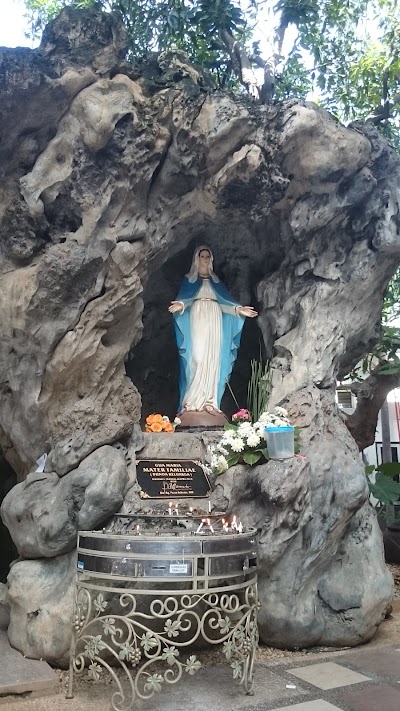 Photos of Catholic Church Of Holy Family