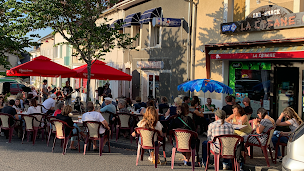 Photo n°41 de La Cabane à Châteauneuf-la-Forêt (Bar PMU)
