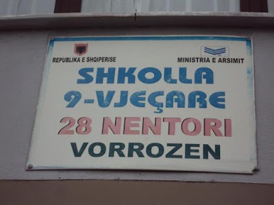 Shkolla 