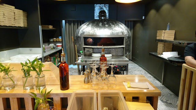Pizza Mongelli Revel, Revel