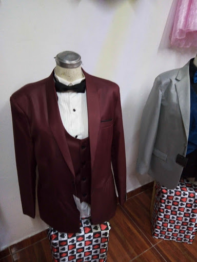 Alquiler de smoking's y vestuarios Casa Rojas - Thumbnail