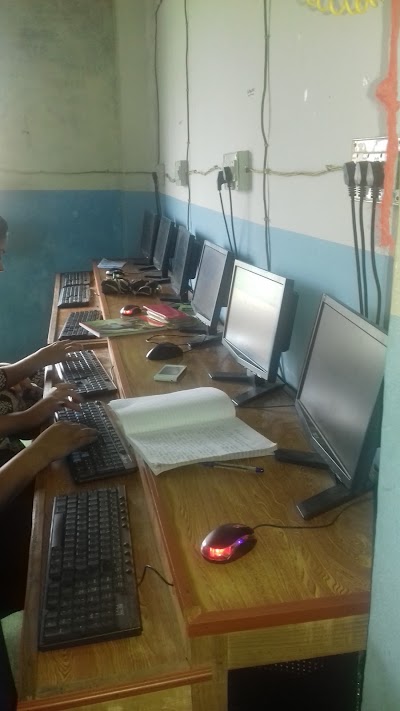 Photos of Everest Multi Technical College
