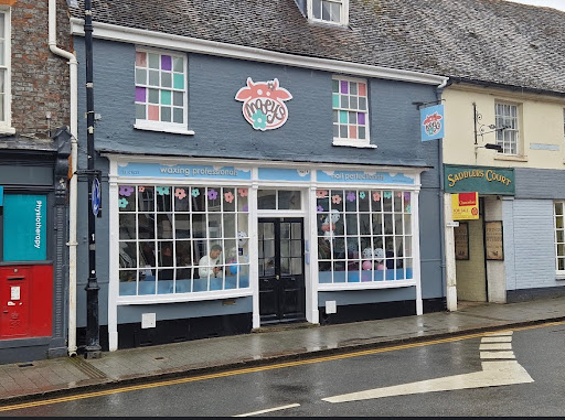 Mooeys Nails & Waxing - Newbury - Thumbnail
