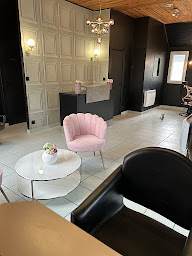 Photo n°6 de SALON LOIS à Saint-Jean-la-Poterie (Salon de coiffure)