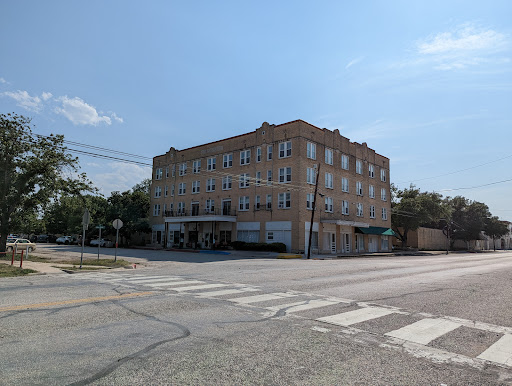Menard Manor - Visual