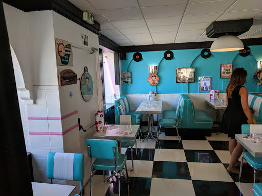 Photo 4 - Le Sixties Café