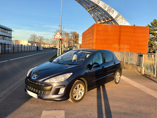 location de vehicule entre particulier via : ouicar.fr - Thumbnail