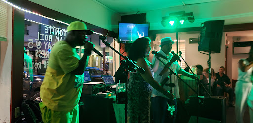 Stephen's Lounge - Visual