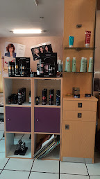 Photo n°4 de COIFF'LYNE à Les Martres-de-Veyre (Salon de coiffure)