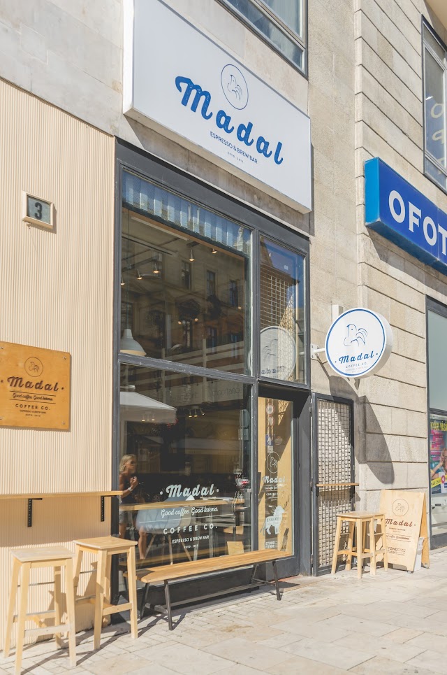 Madal Café