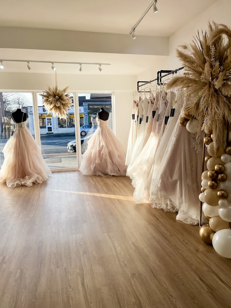 Hoops a Daisy Bridal Boutique photo 3