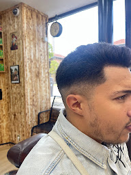 Photo n°22 de Barber 135 à Paris (Salon de coiffure)