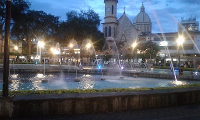 Photos of Pereira Plaza