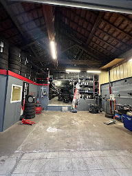 Photo n°5 de MK AUTO PNEU VICHY à Vichy (Magasin de pneumatiques d'occasion)