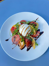 Photo n°2 de Quai du Lac à Mantes-la-Jolie (Bar lounge)