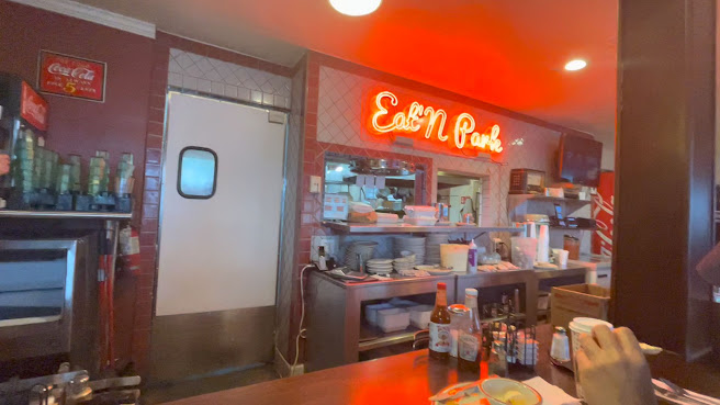 Eat'n Park Restaurant by null