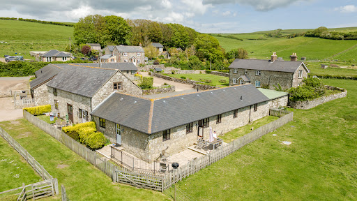 Nettlecombe Farm Holiday Cottages & Fishing Lakes