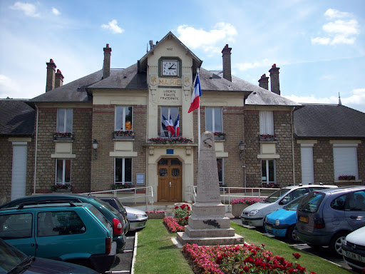 Photo de Mairie à Porcheville (78440)