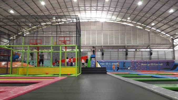 Jump O Land Indoor Trampoline Park, Author: Yanto Manggar