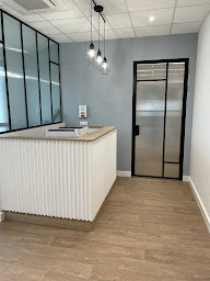 Photo n°6 de Dr SANSEBASTIAN Jon dentiste à Saint-Pée-sur-Nivelle (Cabinet d'implants dentaires)