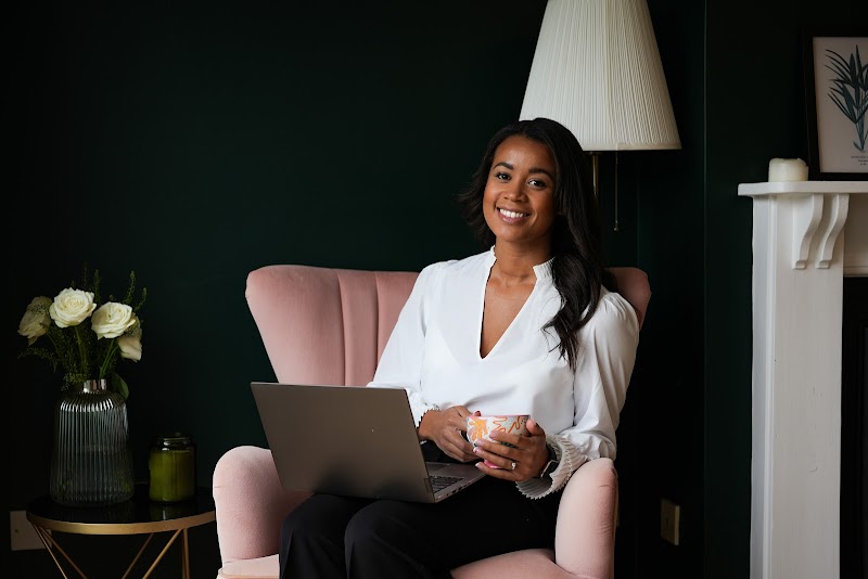 Estate Agent Exeter | Kyra Hyslop photo 2