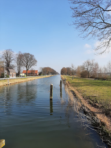 Leveroy, Kerk