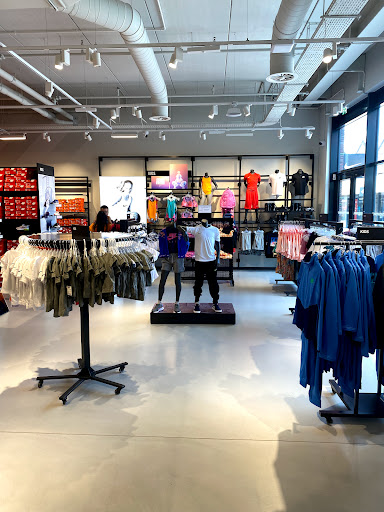 Nike Factory Store Amsterdam Sugar City - Thumbnail