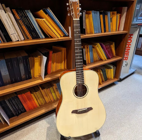 Kensington Chimes by null