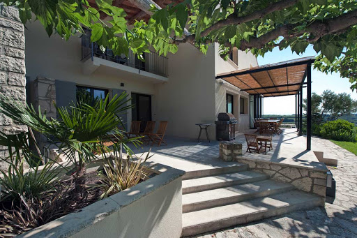 Photo de LA VILLA D'AMBRE à Tavel (30126)