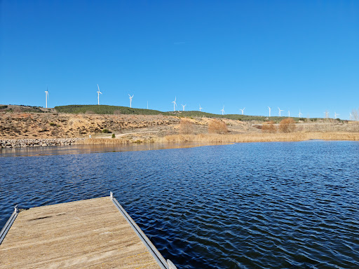 Zona Recreo Carrascosa (Embalse de Campos del Paraíso)+Barbacoas+PArque niños - Thumbnail