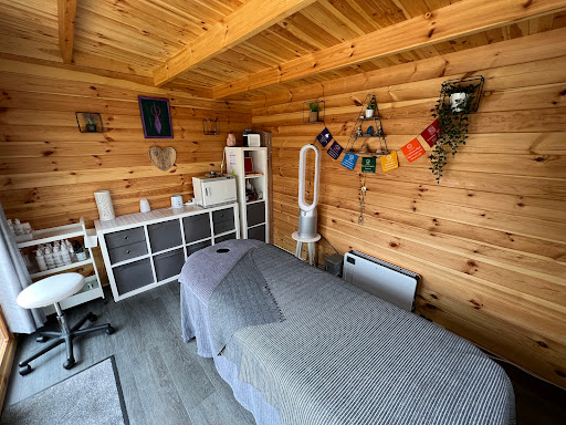 DeLuna Wellbeing - Holistic Therapies for Women