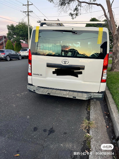 Lucky Auto Glass (car windscreen replacement)