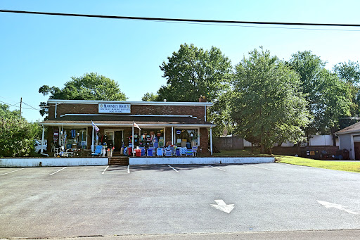 Mariner's Mart - Visual