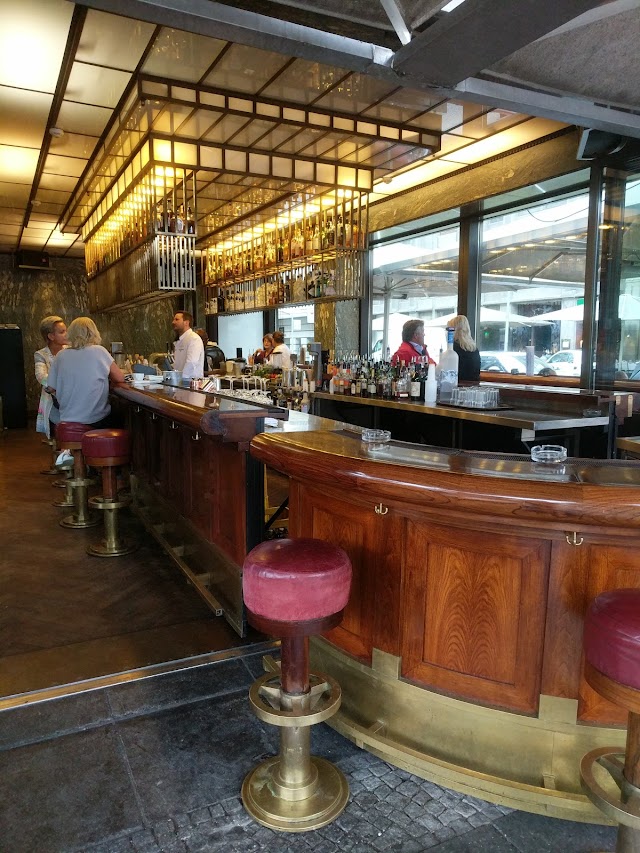 Newton Bar