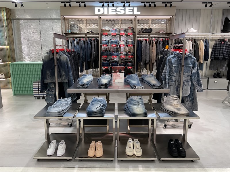 DIESEL 岩田屋本店
