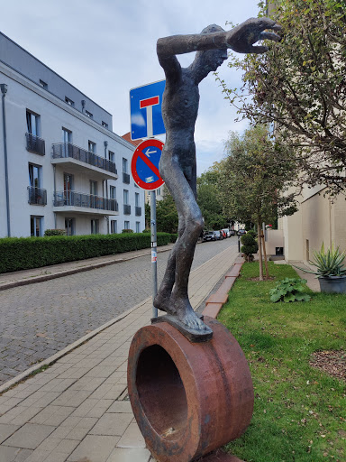 Men statue
